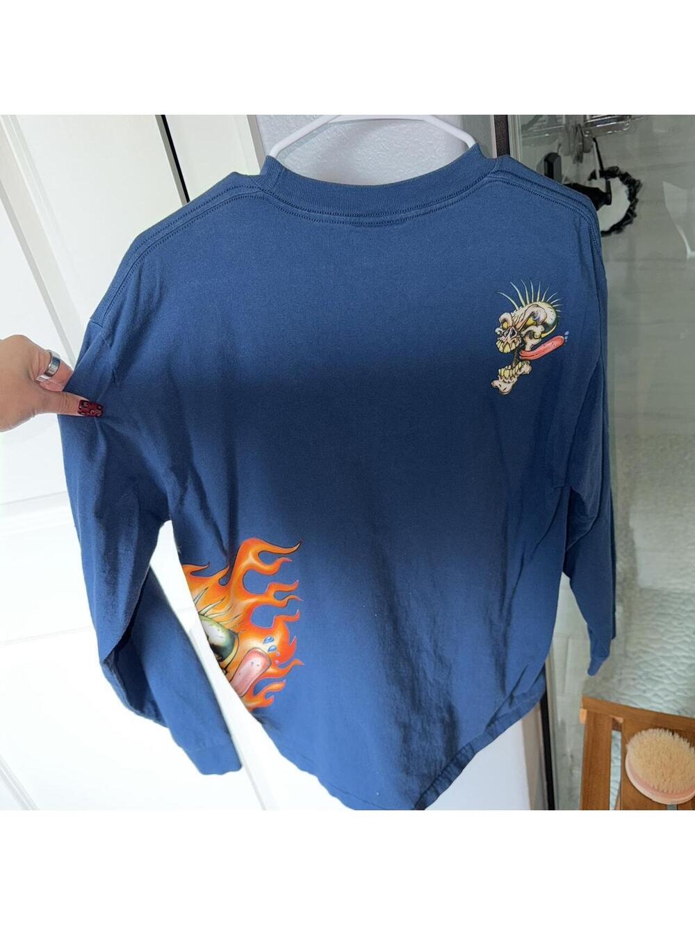 Size L vintage graphic long sleeve
